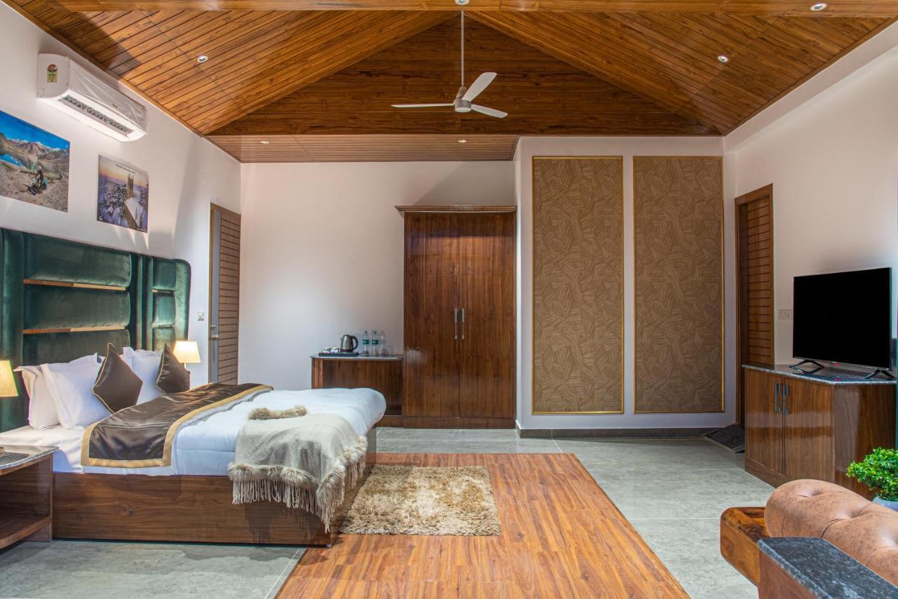 Hillcrest Heights Bed & Breakfast Kasauli Luaran gambar